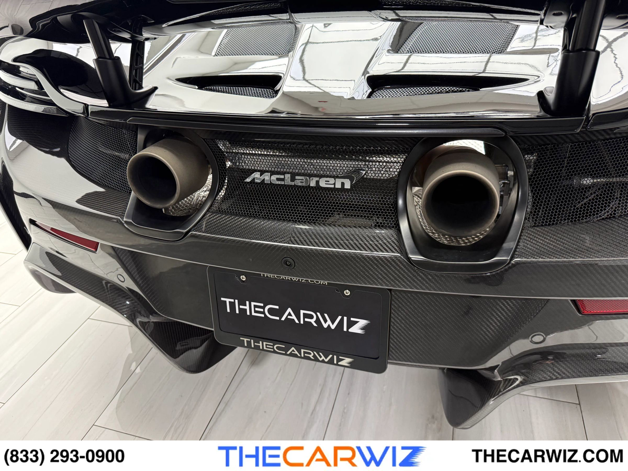 Used 2016 McLaren 675LT Spider image 30