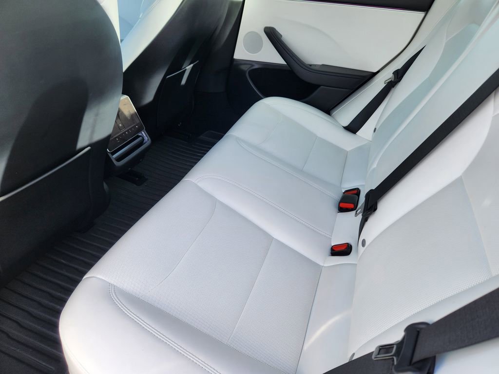 Used 2025 Tesla Model 3 Long Range image 9