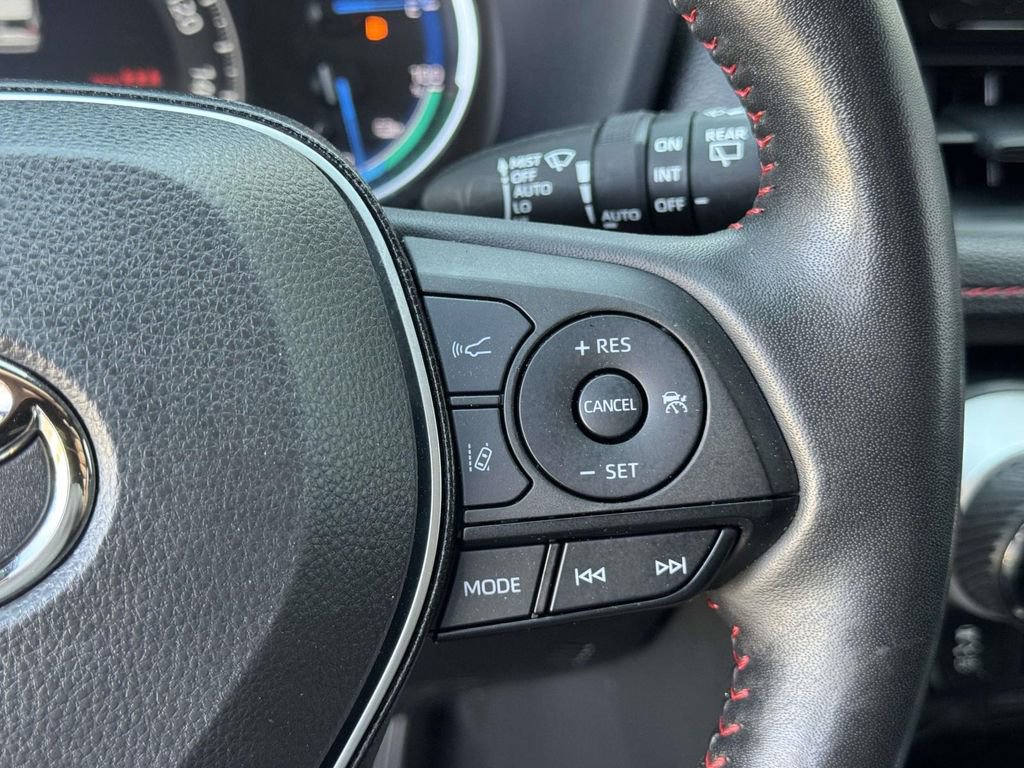 Used 2024 Toyota RAV4 SE w/ Weather & Moonroof Package image 11