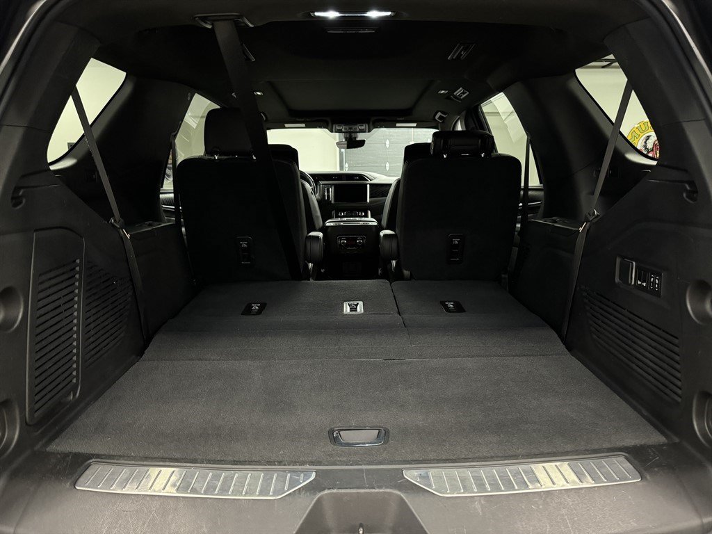 Used 2021 GMC Yukon Denali w/ Denali Ultimate Package AWD/4WD image 14