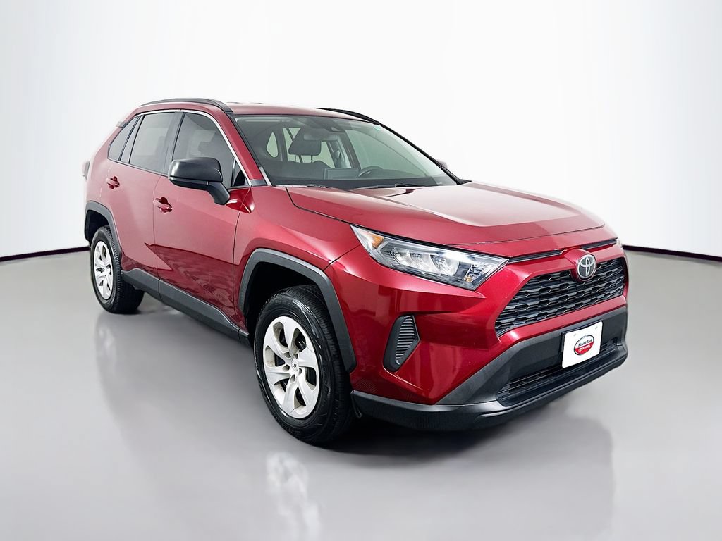 Used 2019 Toyota RAV4 LE FWD image 3
