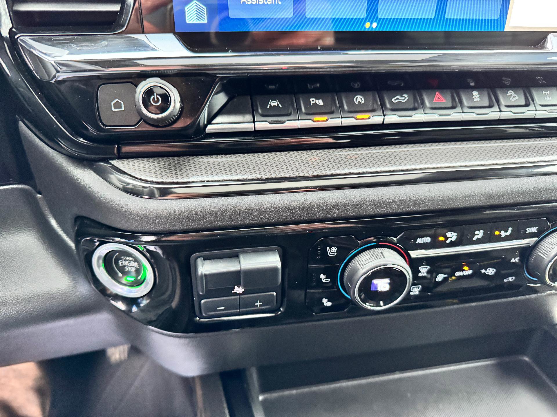 Used 2022 Chevrolet Silverado 1500 ZR2 w/ Technology Package image 33