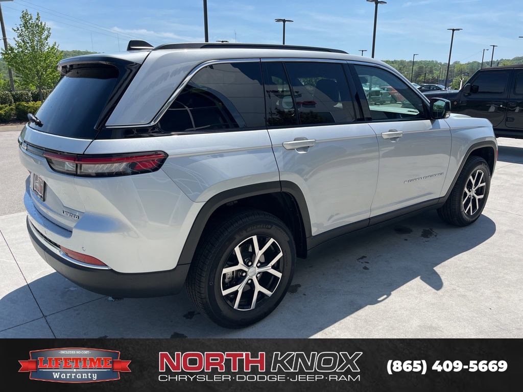 Used 2025 Jeep Grand Cherokee Limited AWD/4WD image 18