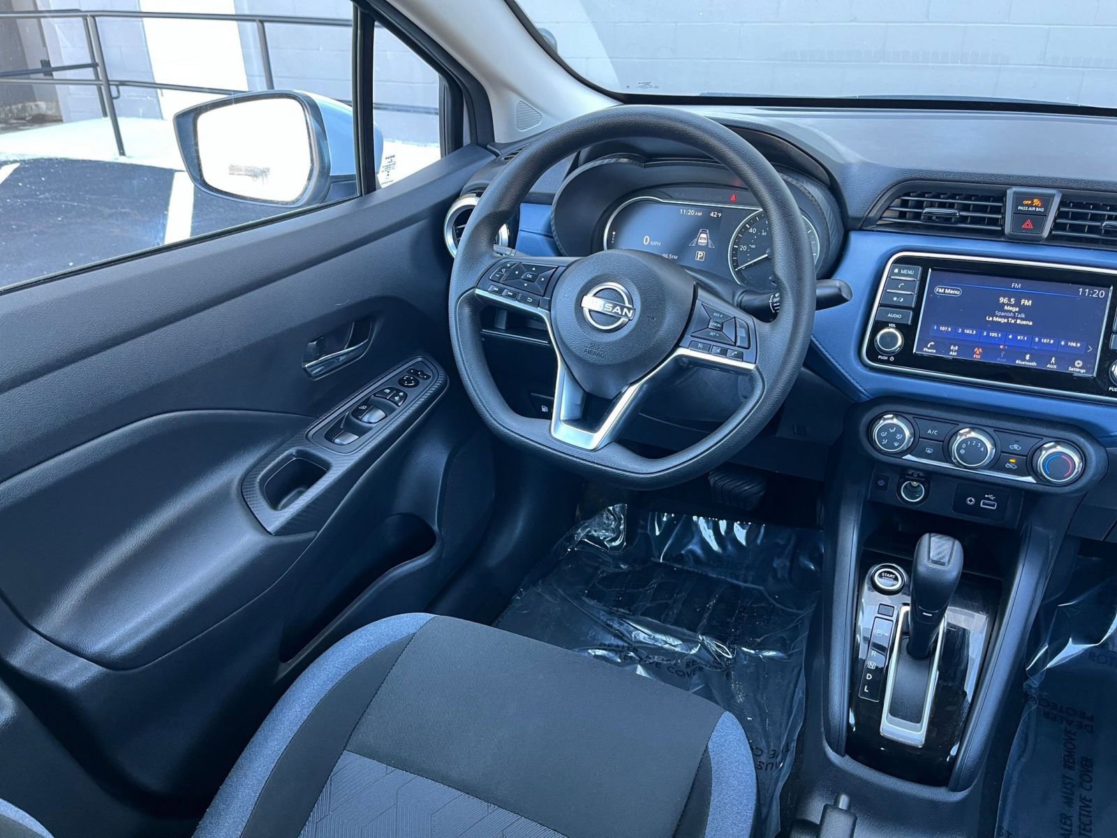 Used 2025 Nissan Versa SV image 30