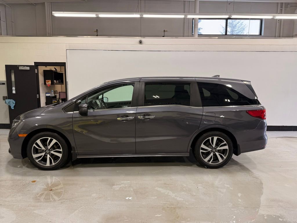 Used 2023 Honda Odyssey Touring image 2