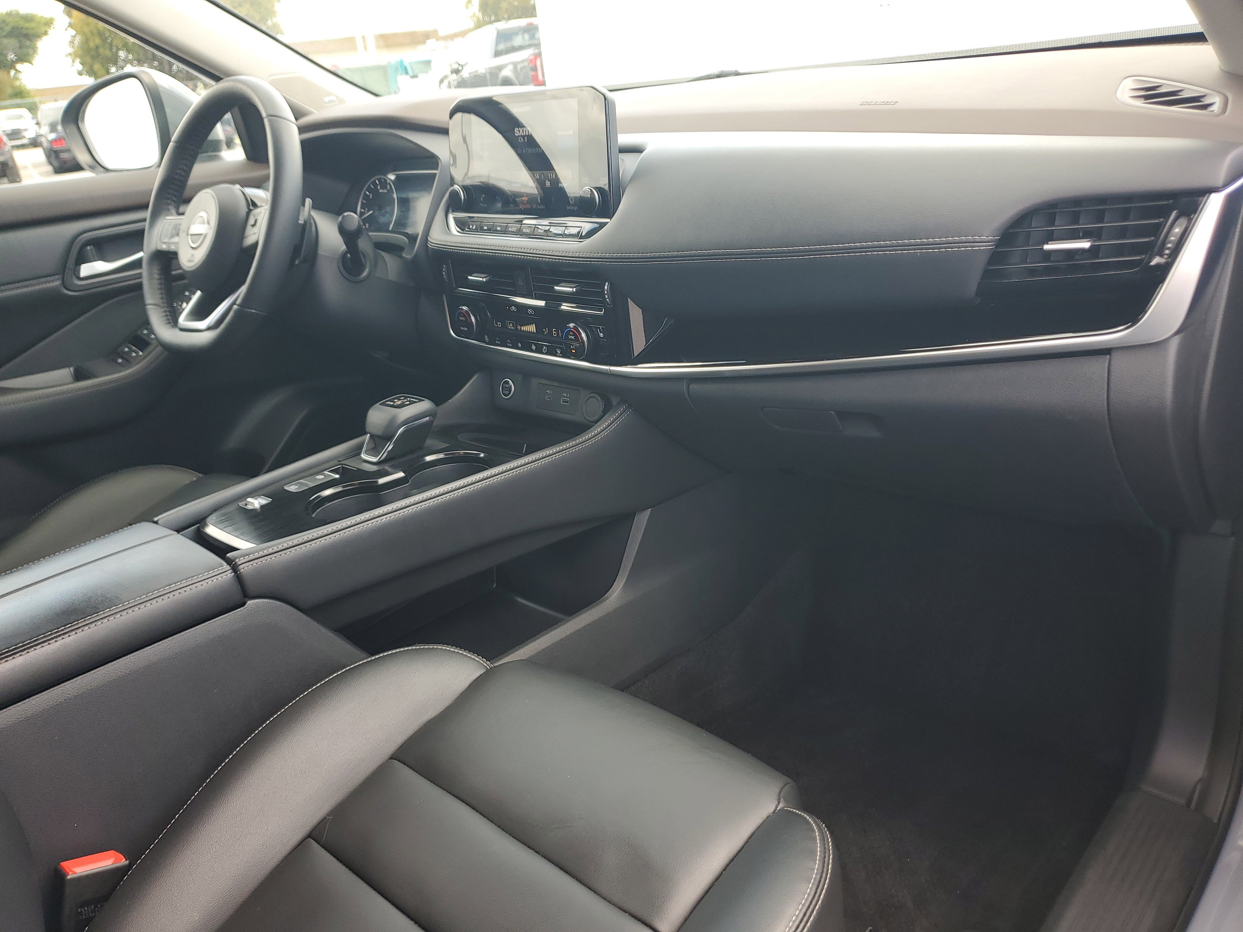 Used 2023 Nissan Rogue SL w/ SL Premium Package image 19