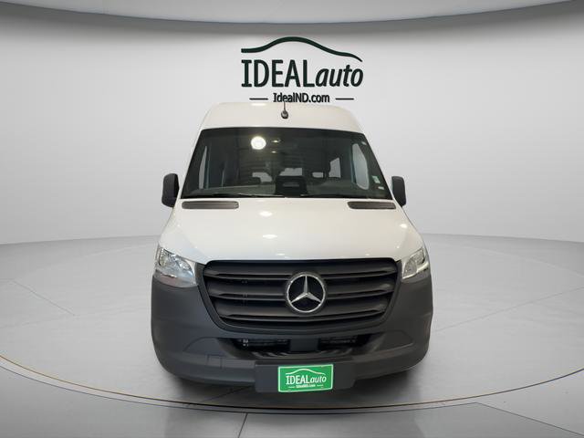 Used 2025 Mercedes-Benz Sprinter 2500 image 2