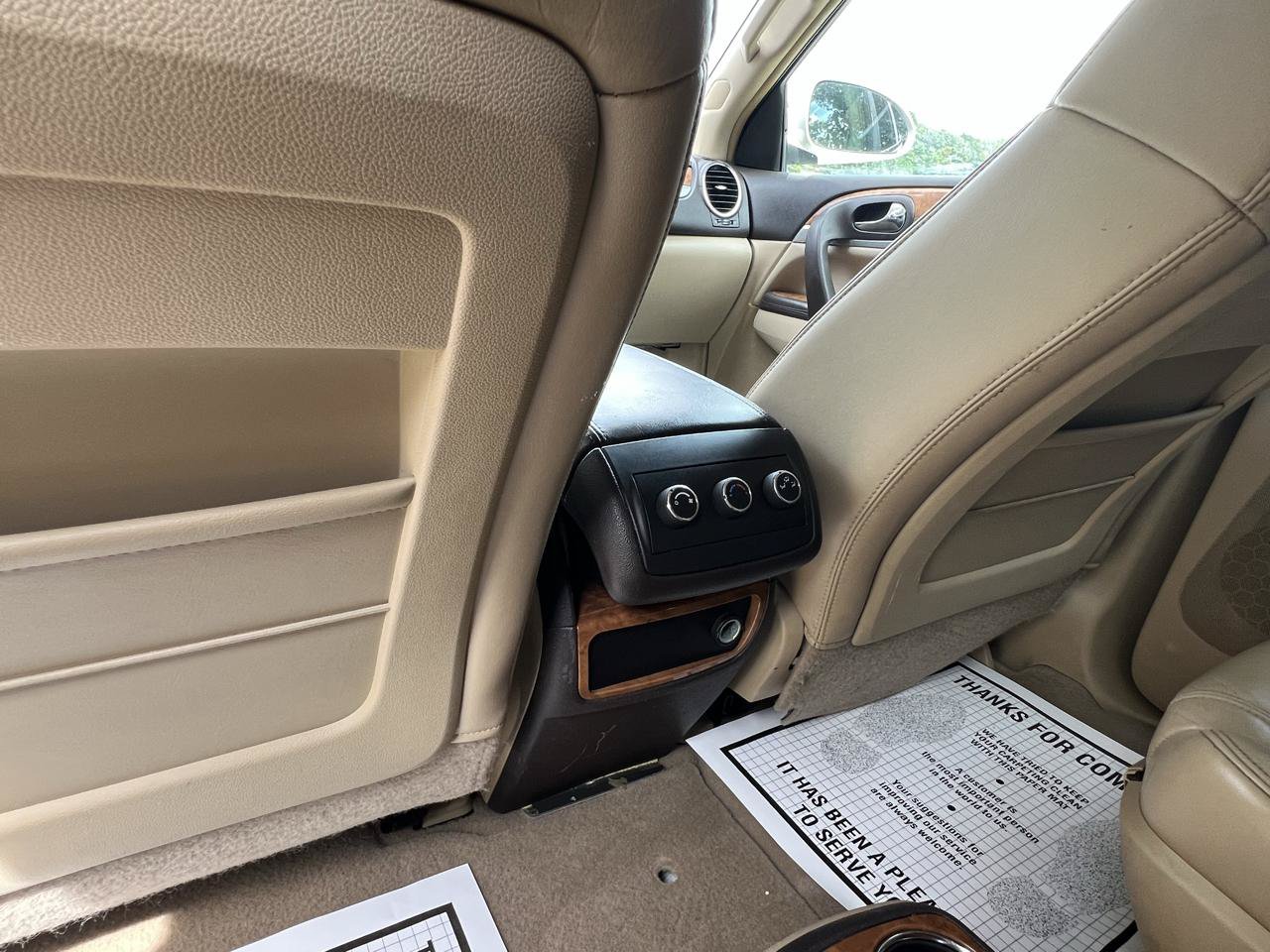 Used 2009 Buick Enclave CXL w/ Driver Confidence Package FWD image 28