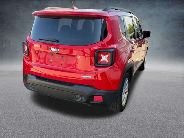 Used 2015 Jeep Renegade Latitude w/ Cold Weather Group II FWD image 4