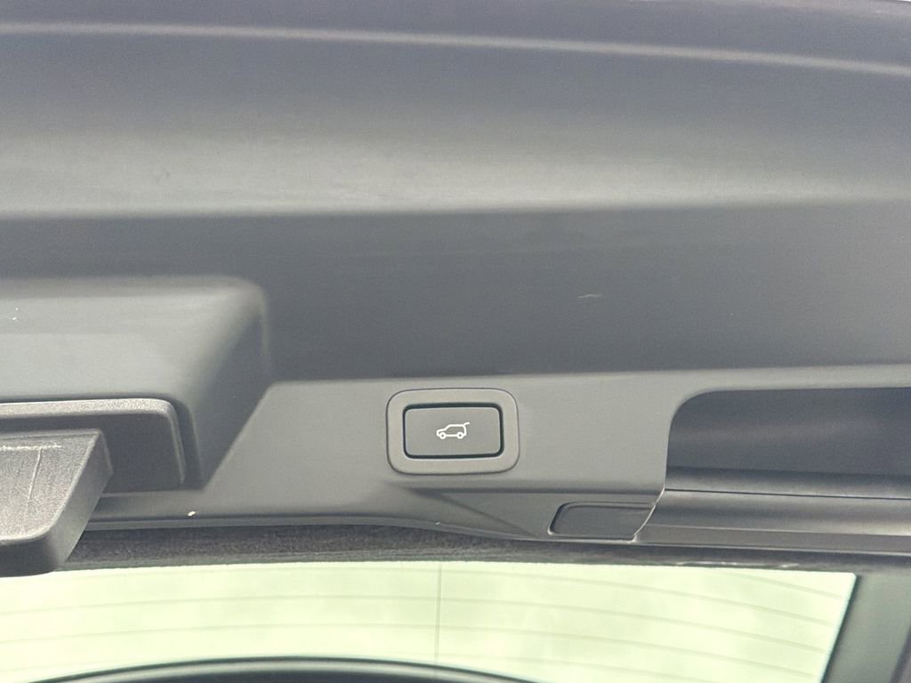 Used 2020 Land Rover Range Rover Sport HST image 13