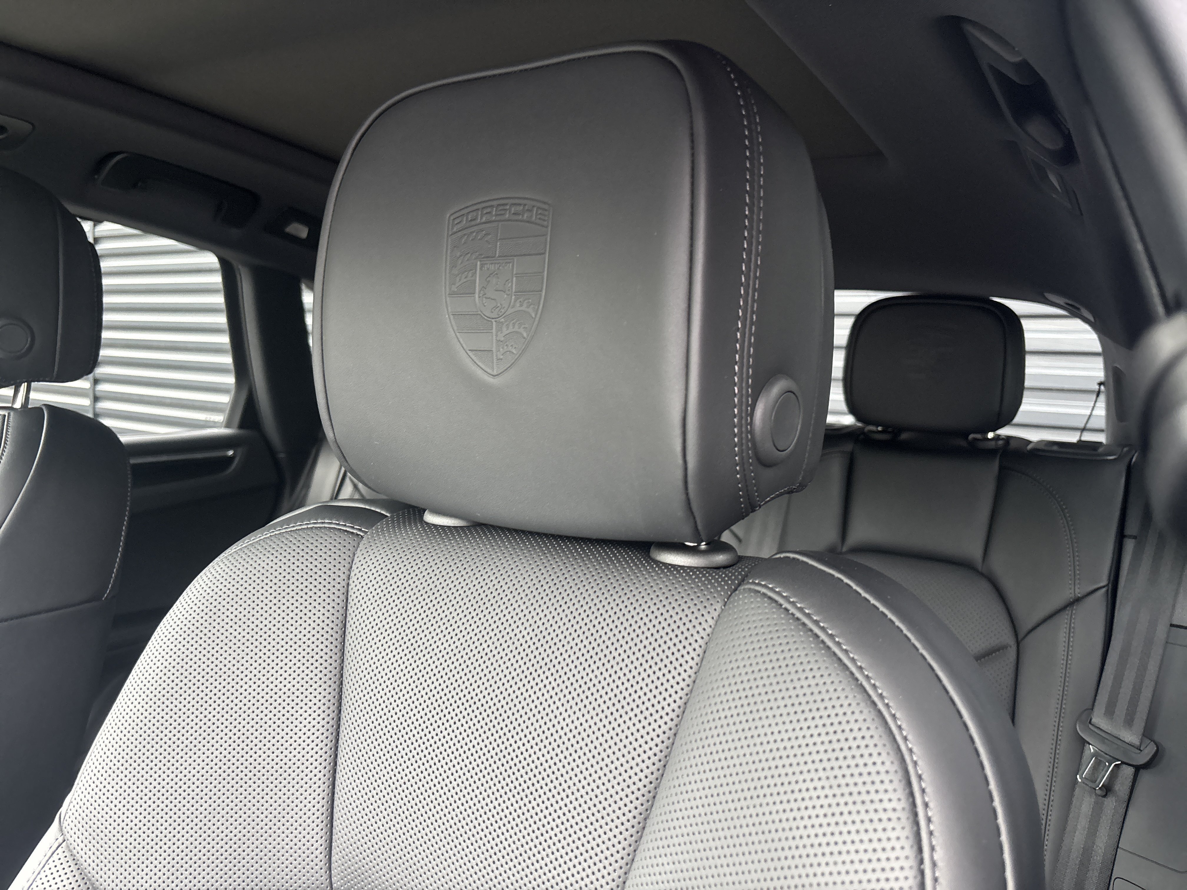 New 2026 Porsche Macan AWD/4WD image 27