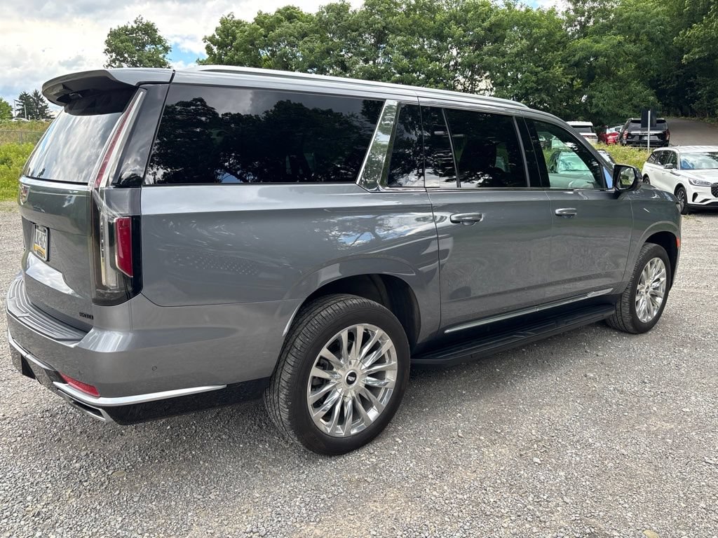 Used 2022 Cadillac Escalade ESV Premium Luxury AWD/4WD image 5
