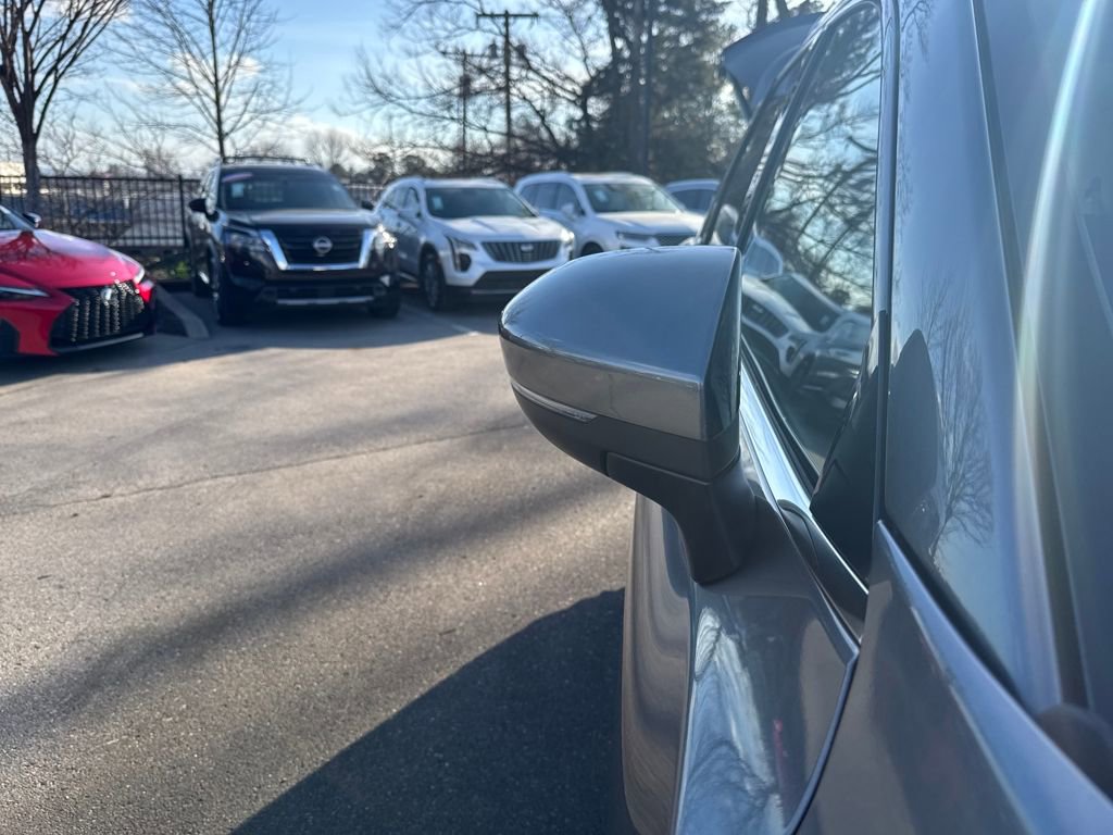 Certified 2025 Nissan Pathfinder Platinum w/ Black Appearance Package image 39