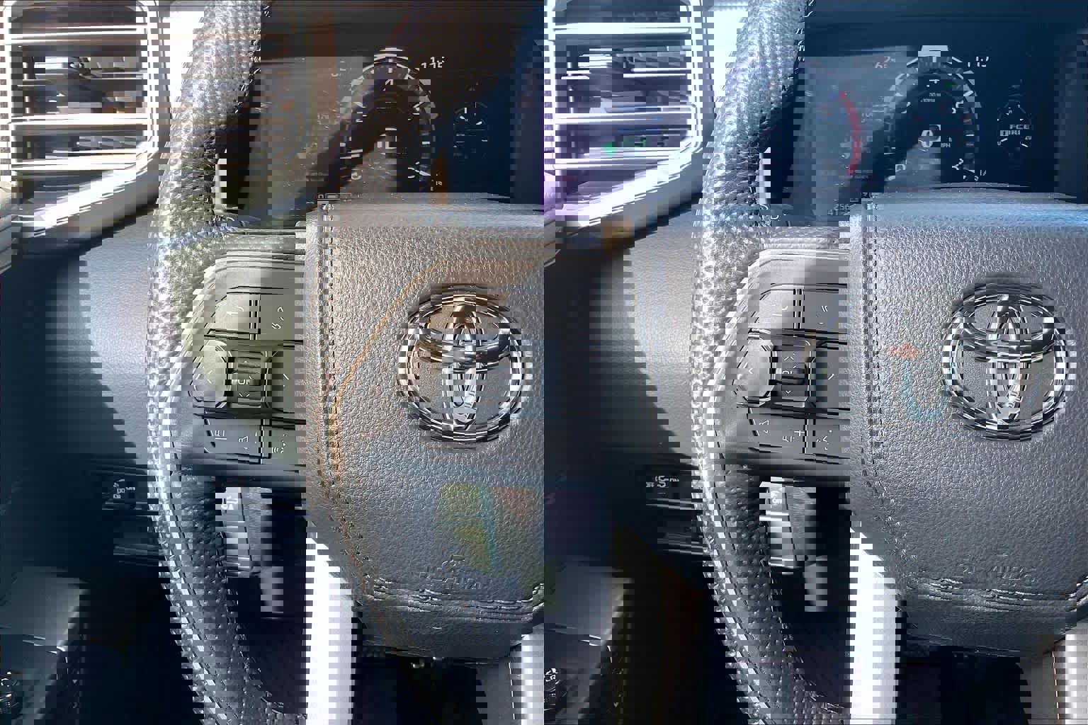 Used 2025 Toyota Tundra Limited image 22