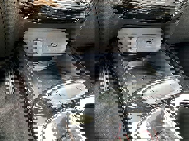 New 2026 Chevrolet Trax RS w/ Sunroof Package image 24