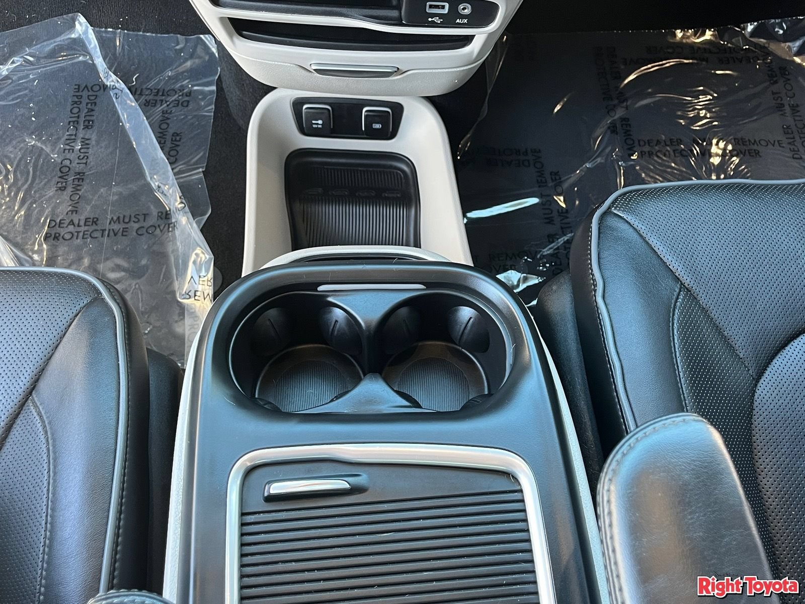 Used 2020 Chrysler Pacifica Limited FWD image 30