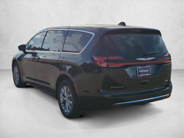New 2026 Chrysler Pacifica Select AWD/4WD image 8
