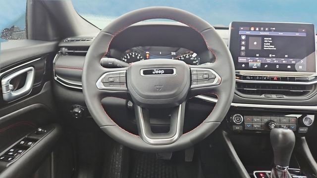 Used 2023 Jeep Compass Trailhawk image 12