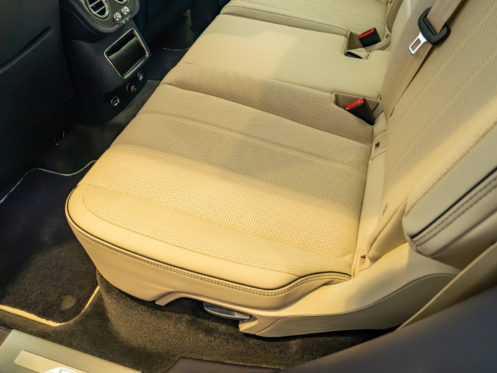 Used 2022 Bentley Bentayga AWD/4WD image 15
