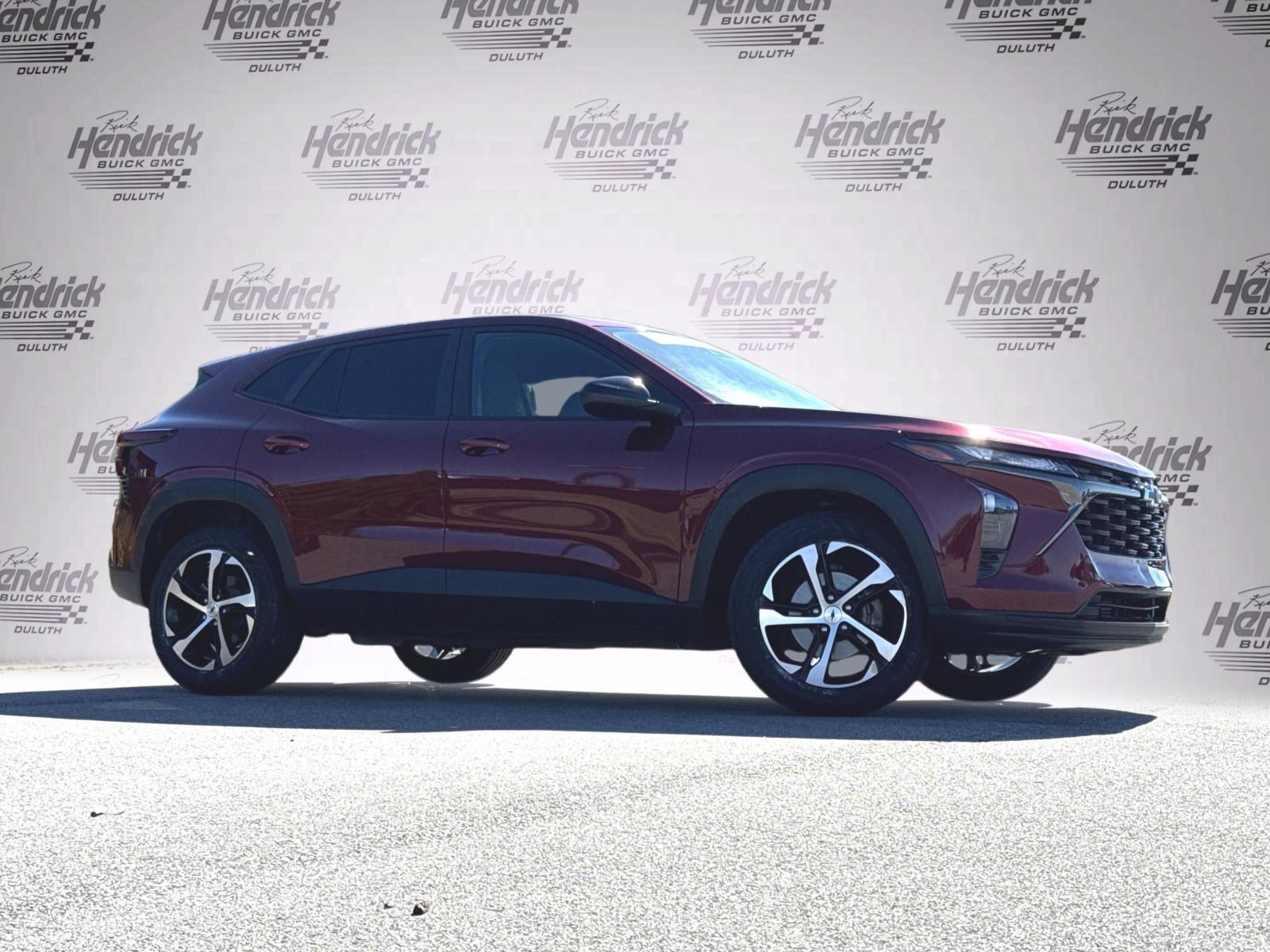 Used 2024 Chevrolet Trax RS w/ Driver Confidence Package FWD image 2