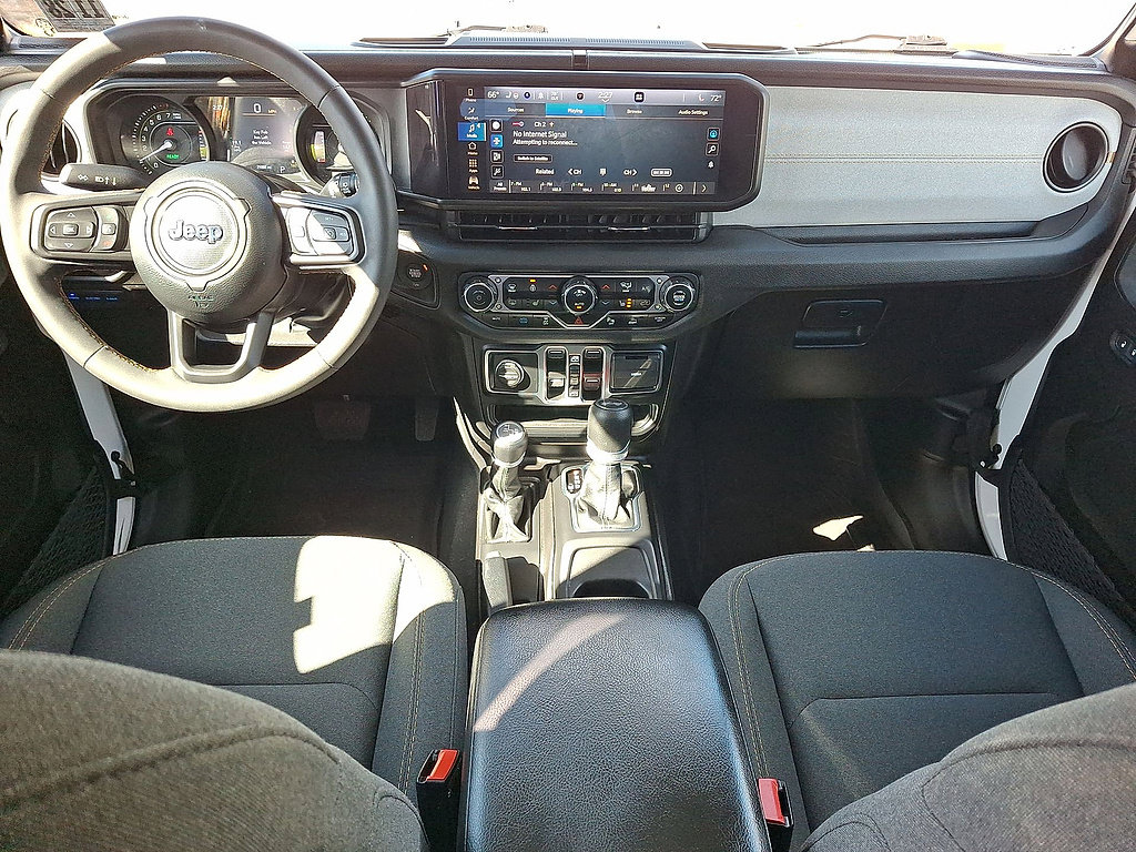 Certified 2024 Jeep Wrangler Unlimited w/ Convenience Group AWD/4WD image 10