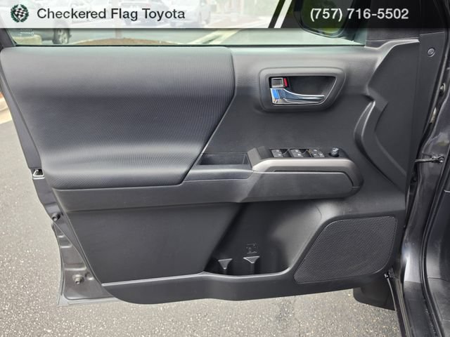 Used 2023 Toyota Tacoma TRD Off-Road w/ Technology Package AWD/4WD image 17