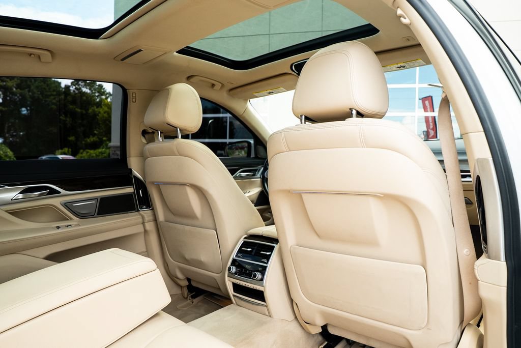 Used 2018 BMW 740i RWD image 38