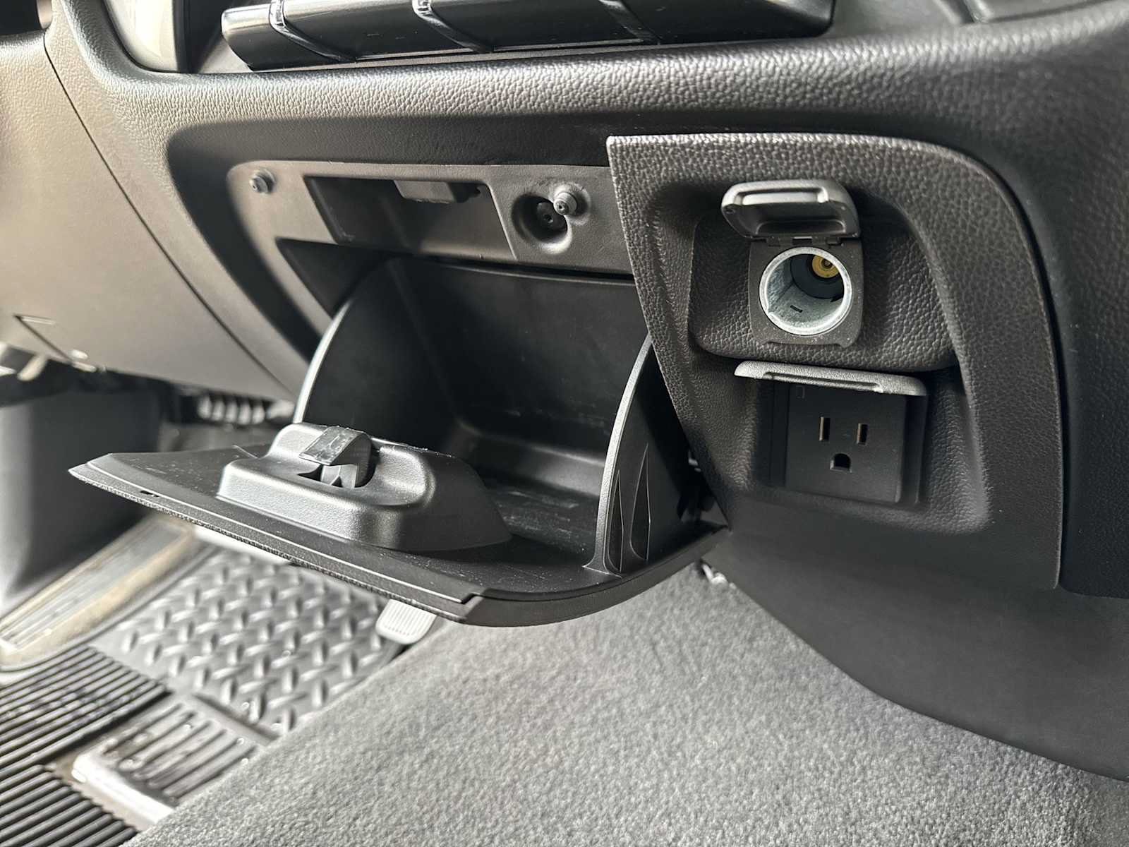 Used 2018 Chevrolet Silverado 1500 LT w/ All Star Edition AWD/4WD image 33