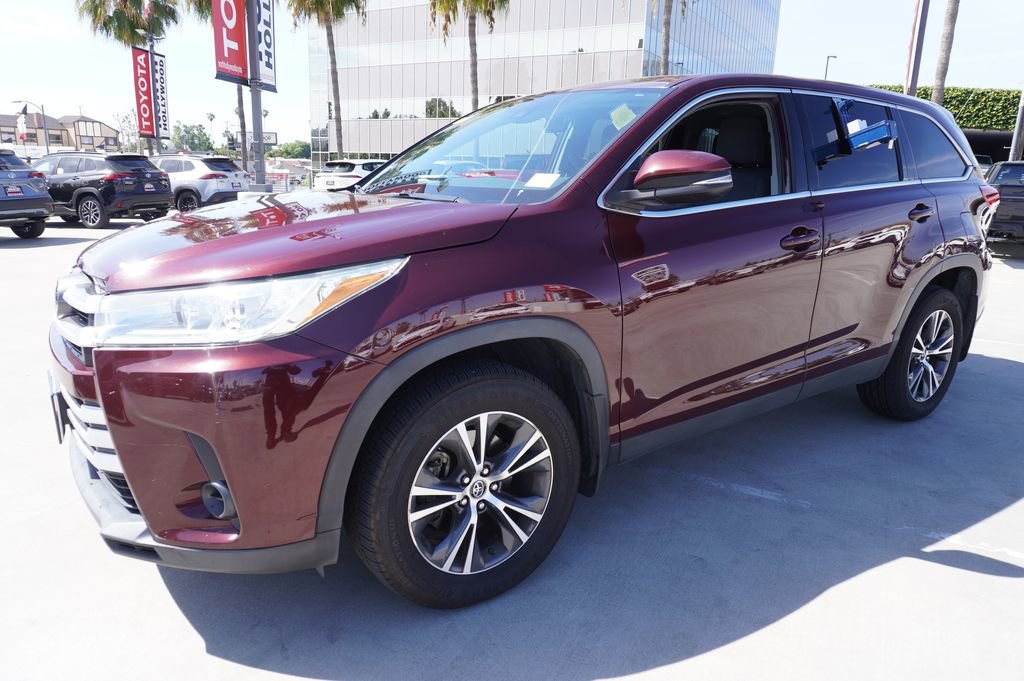 Used 2019 Toyota Highlander LE FWD image 5