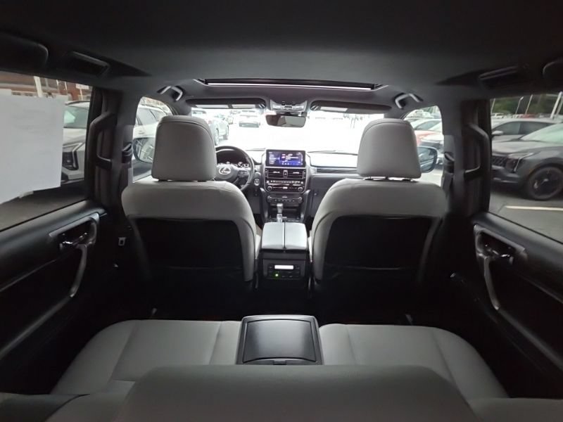 Used 2023 Lexus GX 460 w/ Black Line Special Edition AWD/4WD image 12
