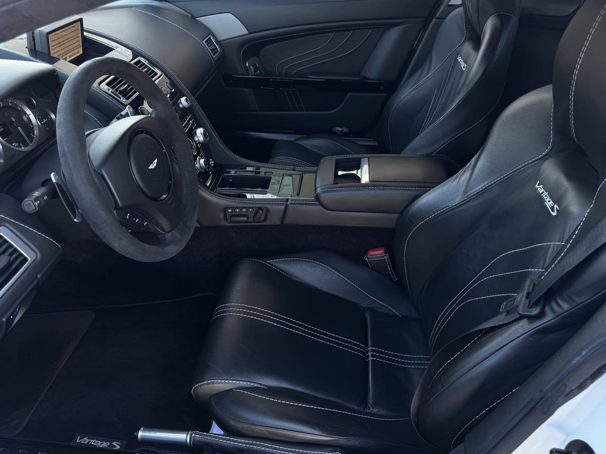 Used 2011 Aston Martin V8 Vantage S image 14