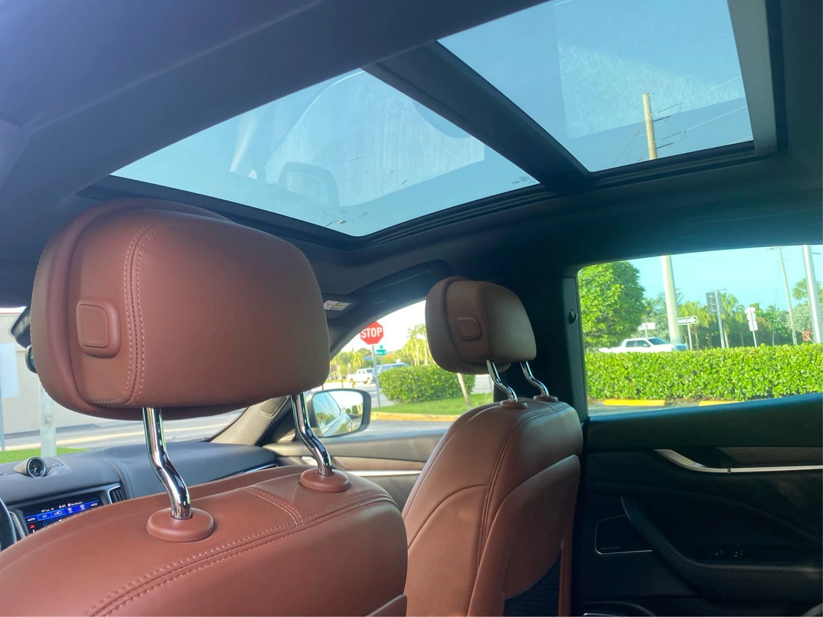 Used 2019 Maserati Levante GranLusso AWD/4WD image 16