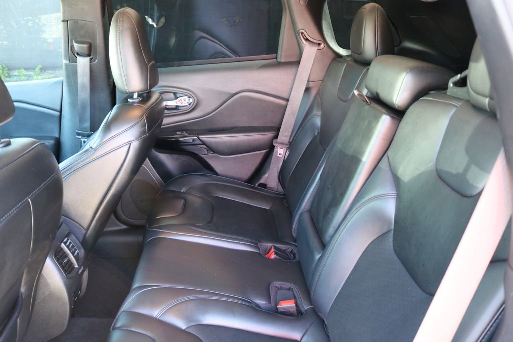 Used 2020 Jeep Cherokee Latitude Plus image 14