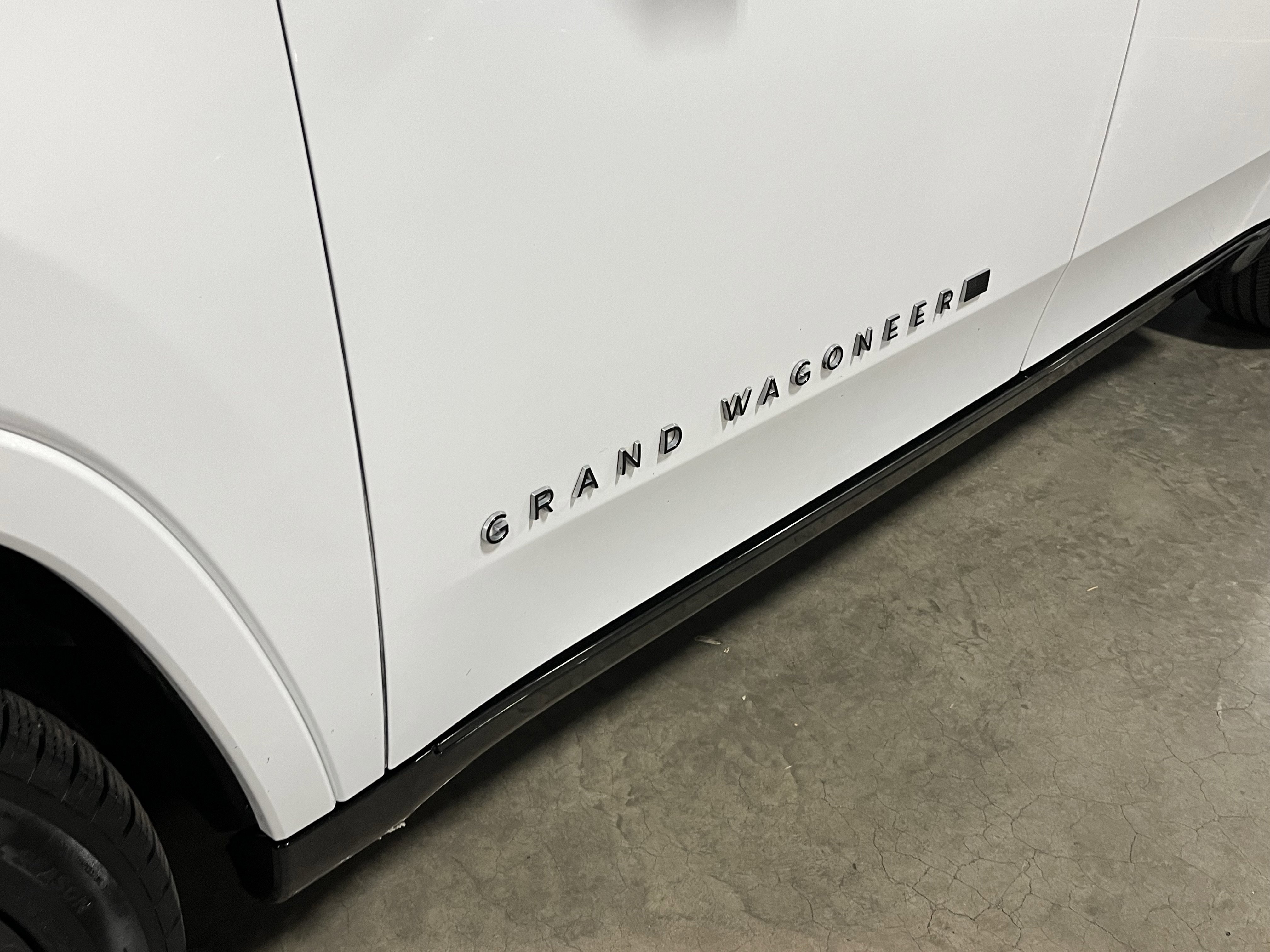 Used 2024 Jeep Grand Wagoneer L Series II w/ Quick Order Packagew 28T image 9