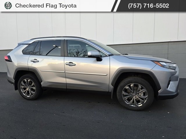 Used 2024 Toyota RAV4 XLE Premium image 10