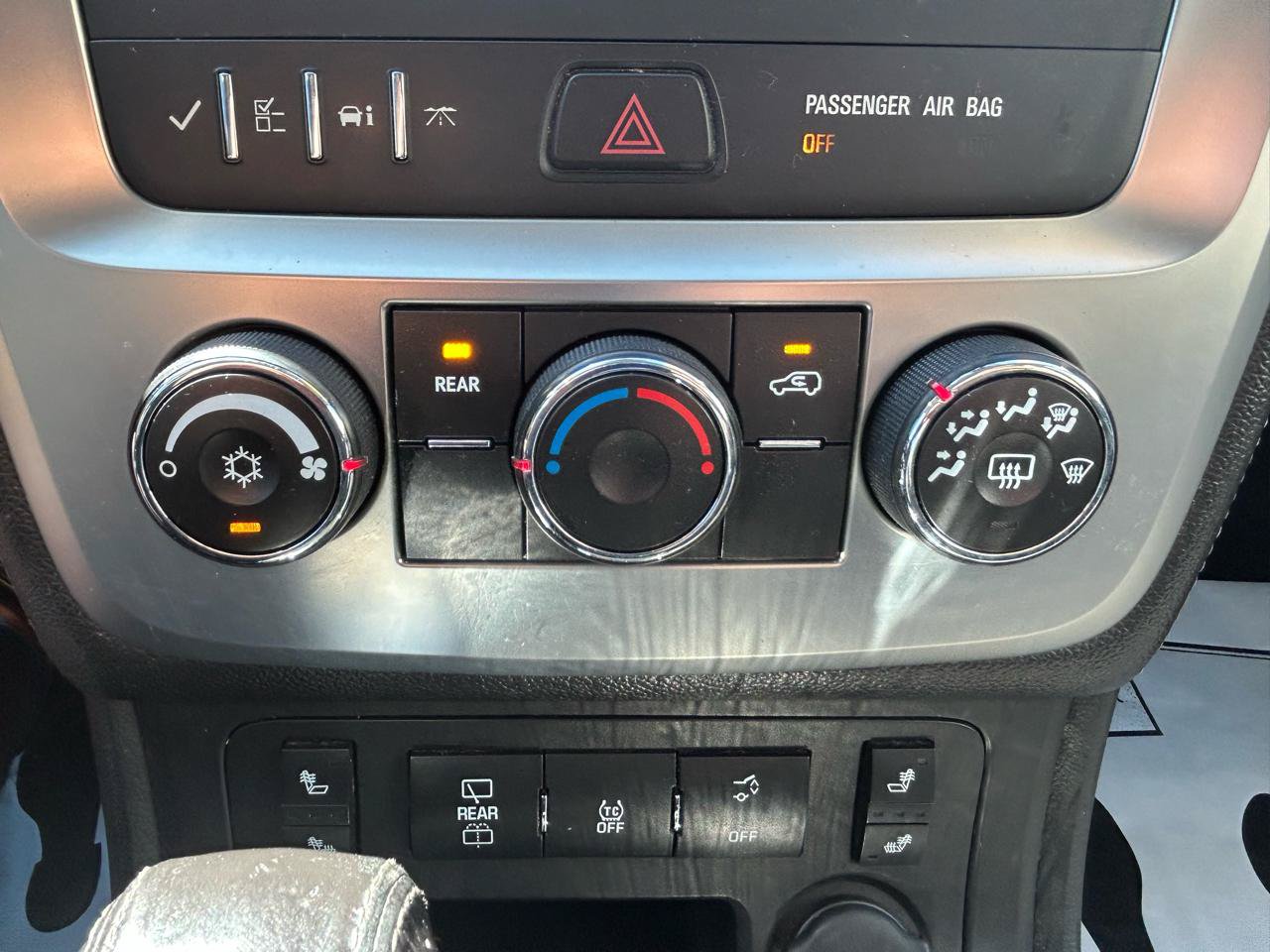 Used 2014 GMC Acadia SLE AWD/4WD image 25