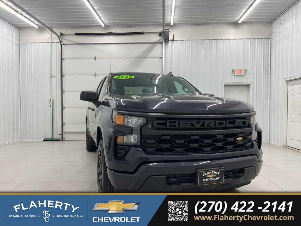 Used 2023 Chevrolet Silverado 1500 Custom image 1