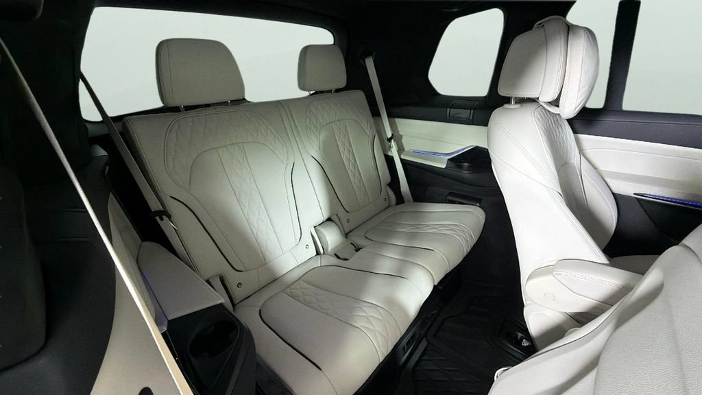Used 2024 BMW X7 M60i w/ Executive Package AWD/4WD image 37