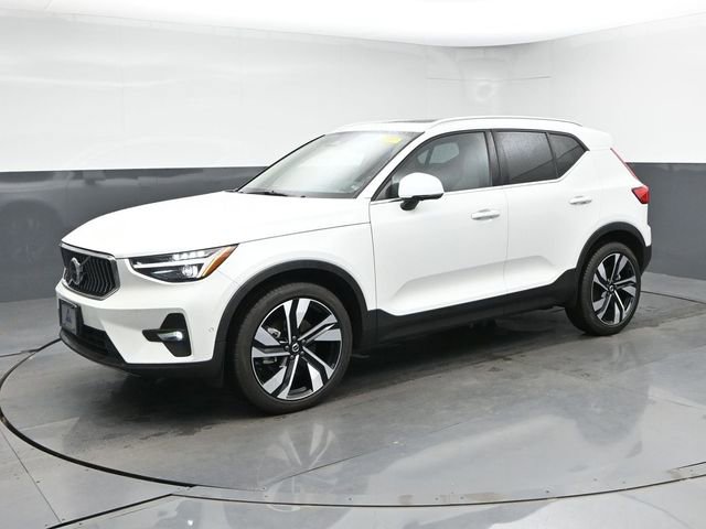 Used 2024 Volvo XC40 B5 Ultimate w/ Climate Package AWD/4WD image 4