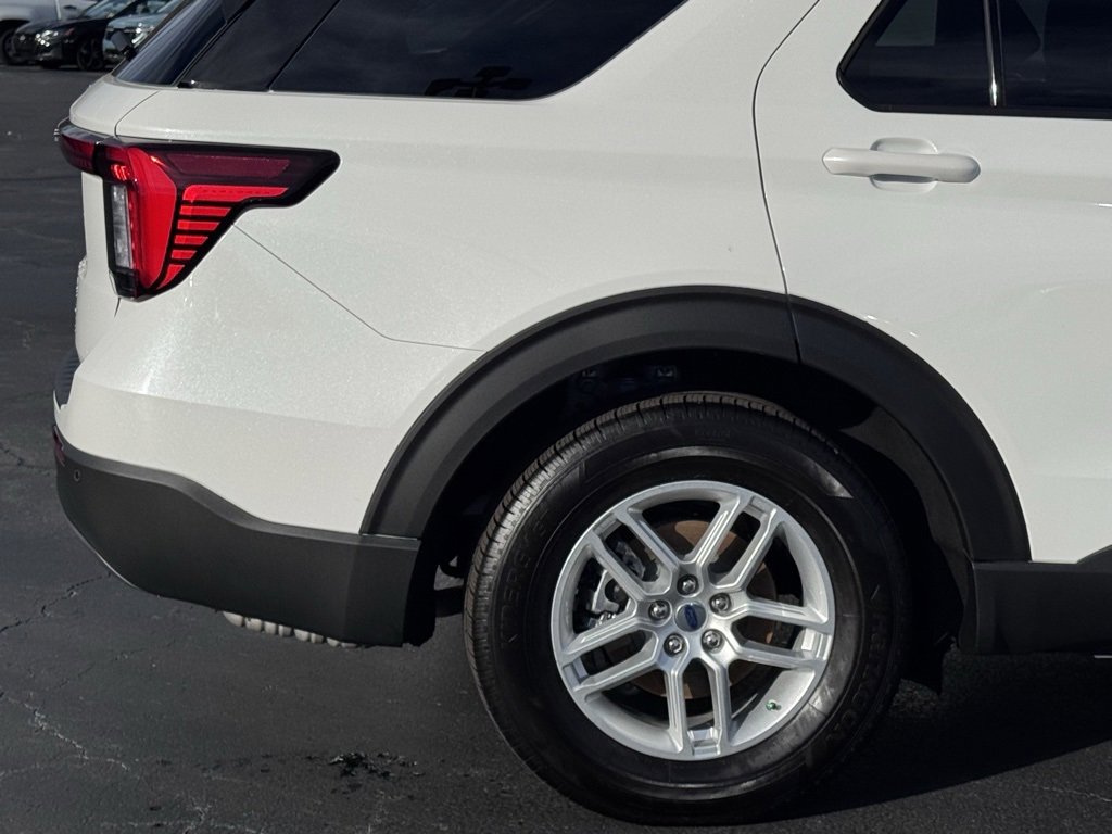 Used 2025 Ford Explorer Active w/ Active Comfort Package image 45