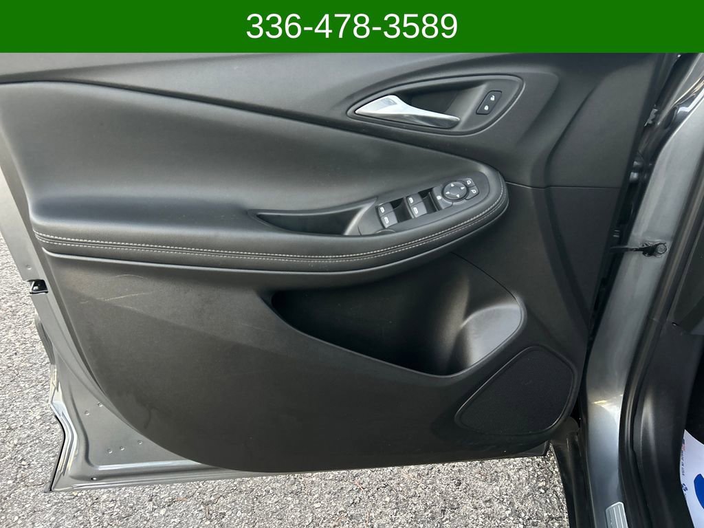 Used 2022 Buick Encore GX Select image 10