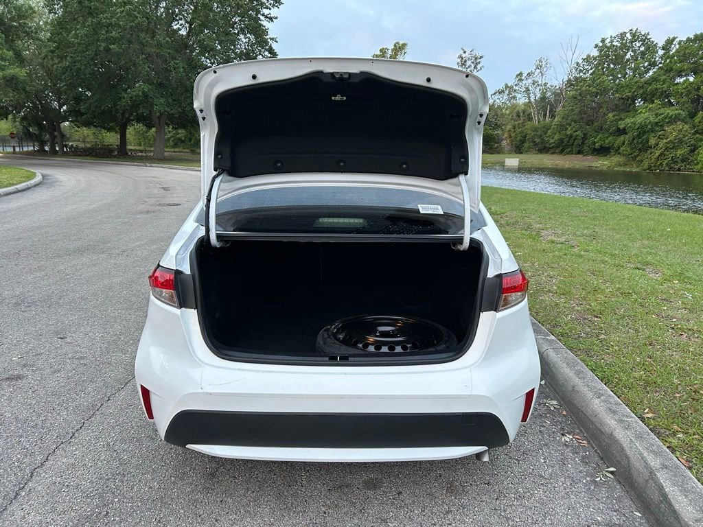 Used 2022 Toyota Corolla LE FWD image 10