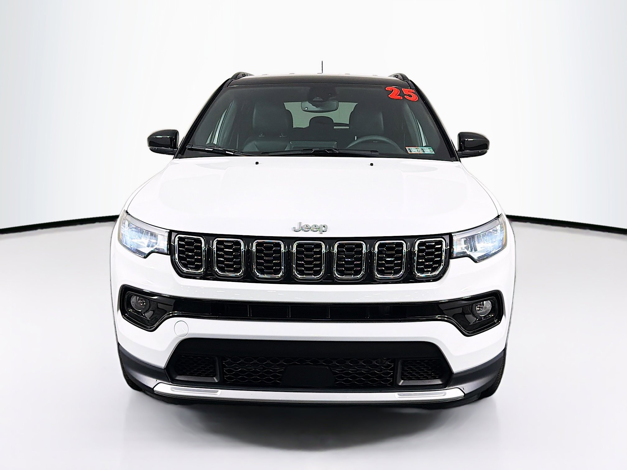 Used 2025 Jeep Compass Limited image 3