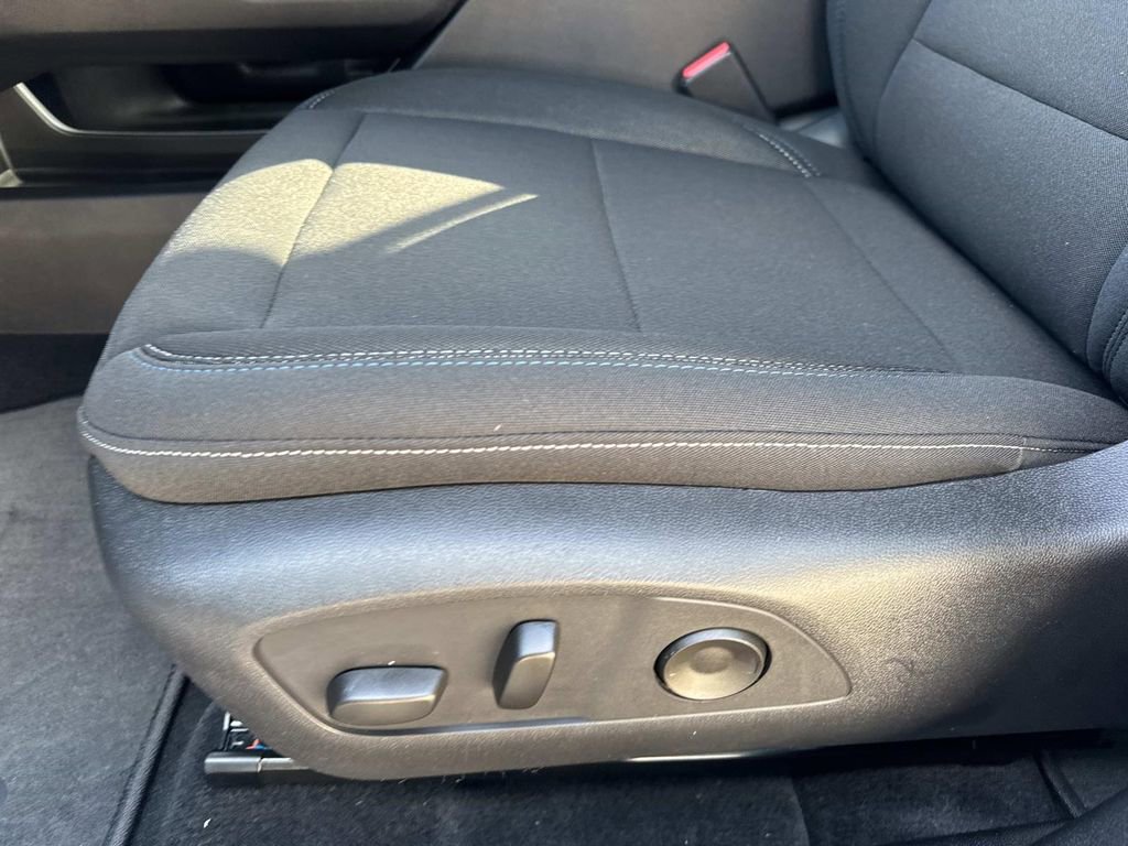 Certified 2026 Chevrolet Equinox EV LT image 11