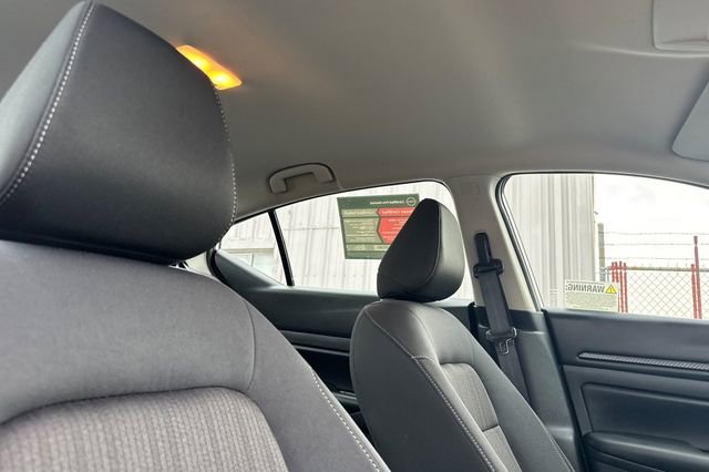 Used 2025 Nissan Altima 2.5 S image 17