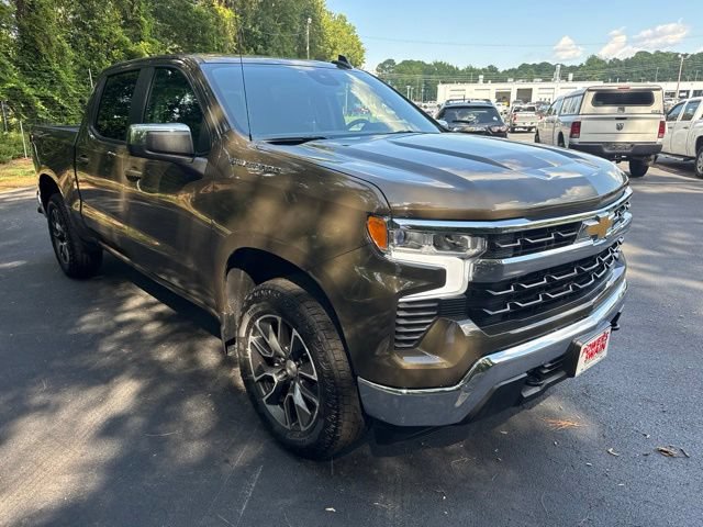 Used 2024 Chevrolet Silverado 1500 LT AWD/4WD image 7