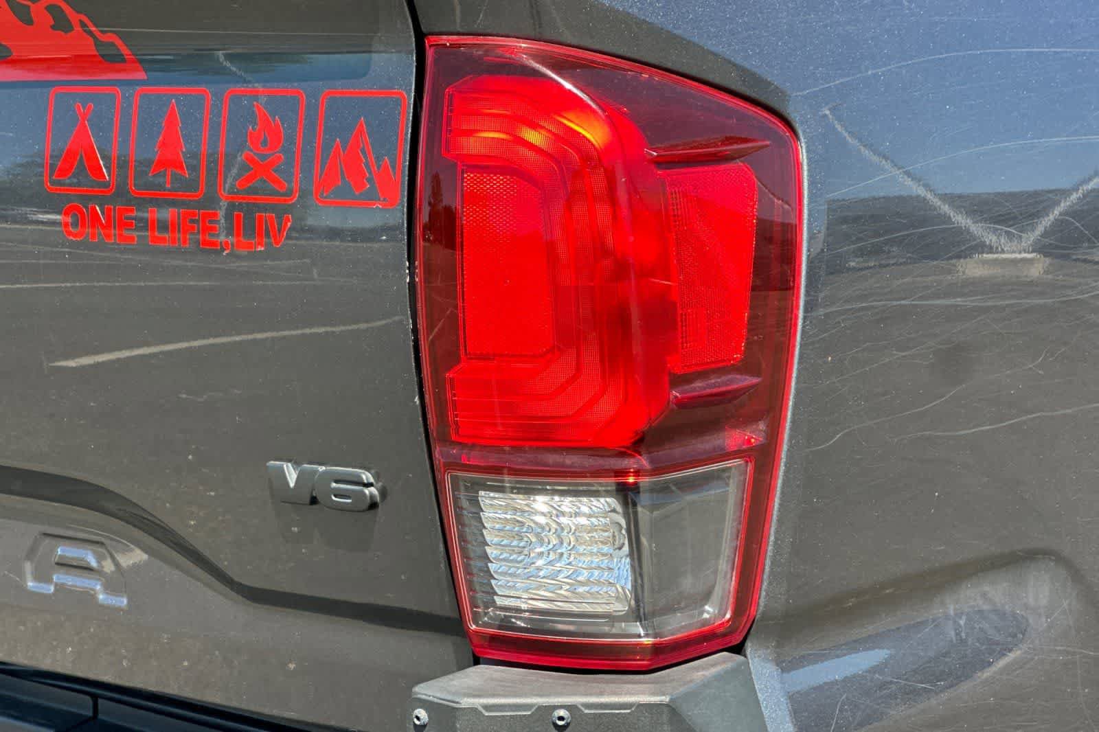 Used 2020 Toyota Tacoma SR AWD/4WD image 28