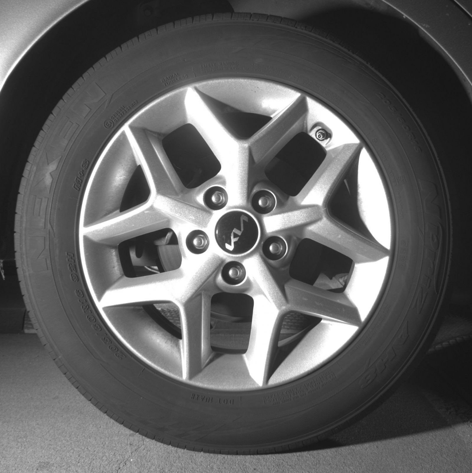 Used 2025 Kia Soul LX w/ LX Technology Package FWD image 18