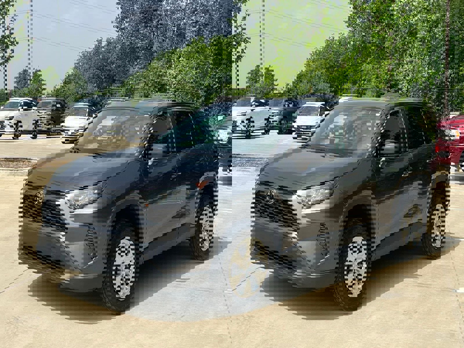 Used 2022 Toyota RAV4 LE FWD image 5