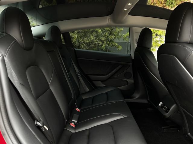 Used 2022 Tesla Model 3 Long Range AWD/4WD image 29